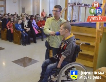 Різдво приносить подарунки дітям
