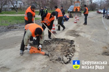 У Цюрупинську розпочались планові ремонти доріг