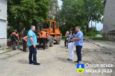 Міський голова разом з депутатами міської ради особисто контролюють проведення ремонтних робіт
