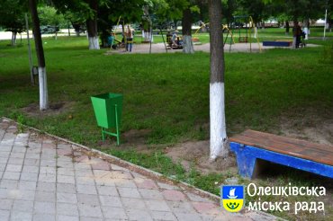 По всьому місту встановлюють нові урни