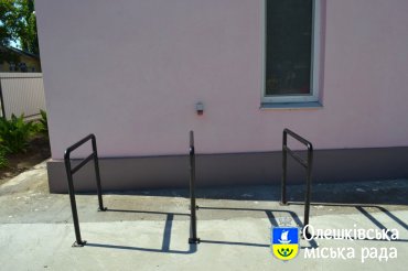 В дитячих садочках міста Олешки з'являються зручні велопарковки