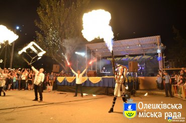 Конецрт з нагоди дня міста в Олешках (відео)