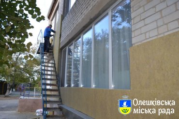 В Олешках утеплюють будівлю дитячого садочка