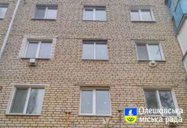 В будинку №6 на житлоселищі встановлено пластикові вікна