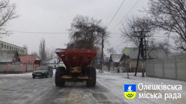 На вулиці міста вийшла комунальна техніка
