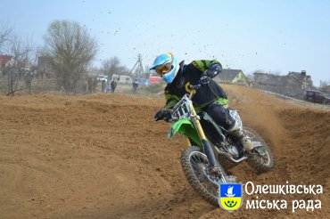 1-2 квітня в Олешках пройшов Чемпіонату країни з мотокросу