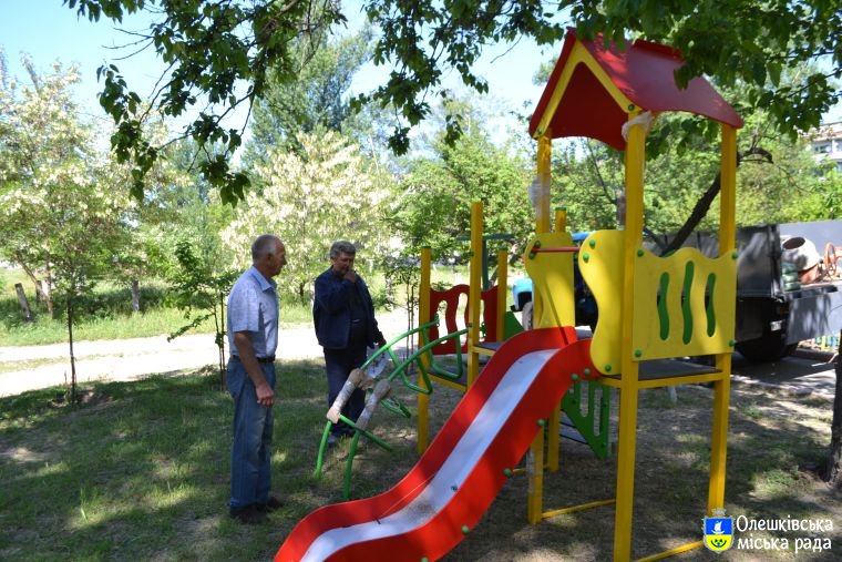 Встановлення нового дитячого ігрового майданчика