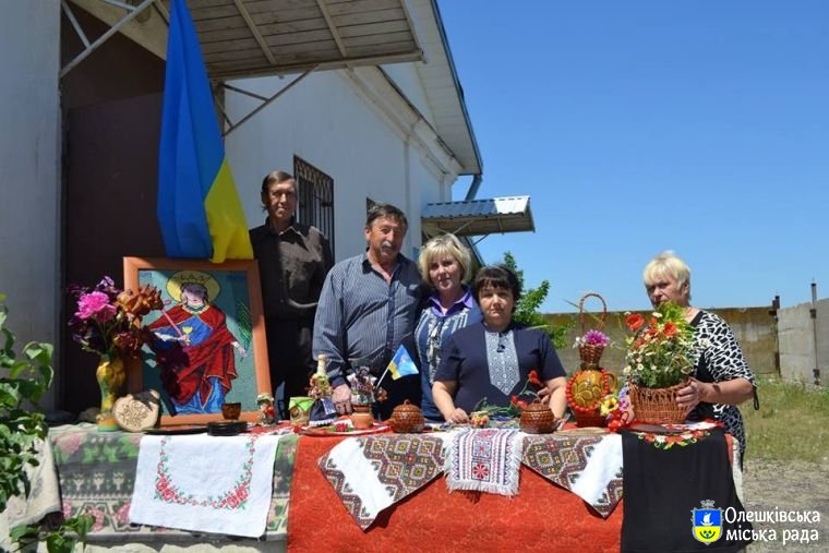 В Олешківській бібліотеці пройшов патріотичний захід до Дня вишиванки