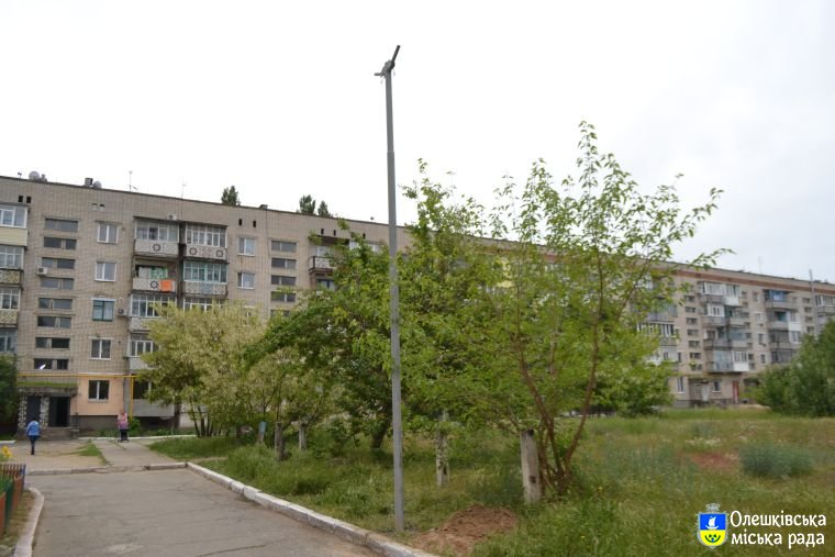 Реконструкція мереж вуличного освітлення міста Олешки продовжується