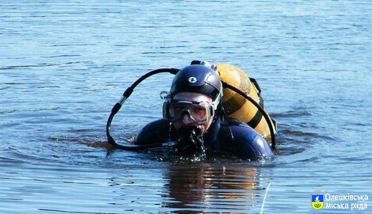Очищення дна в місцях масового відпочинку людей біля води