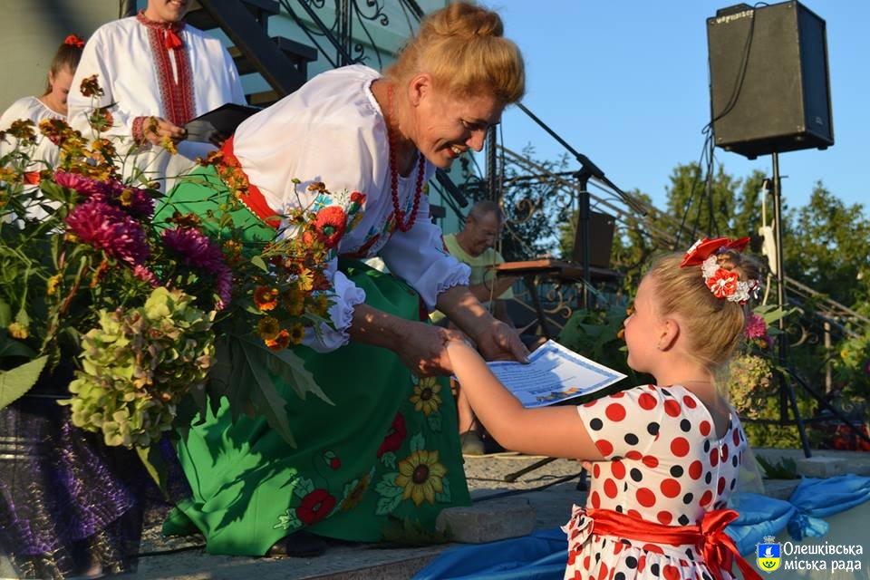 В Олешках продовжують святкувати День Незалежності України