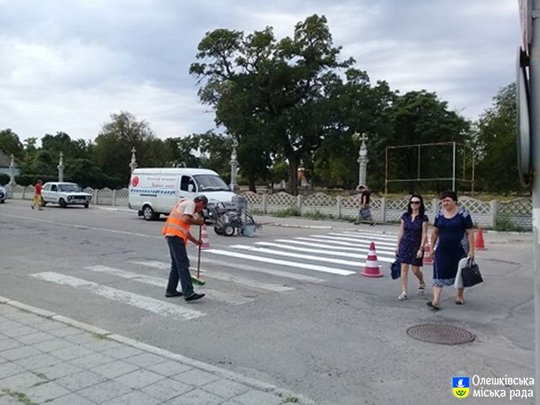 Улаштування дорожньої розмітки в Олешках