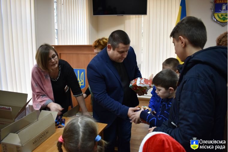 Міський голова привітав з наступаючим Новим роком та Різдвом Христовим дітей-сиріт