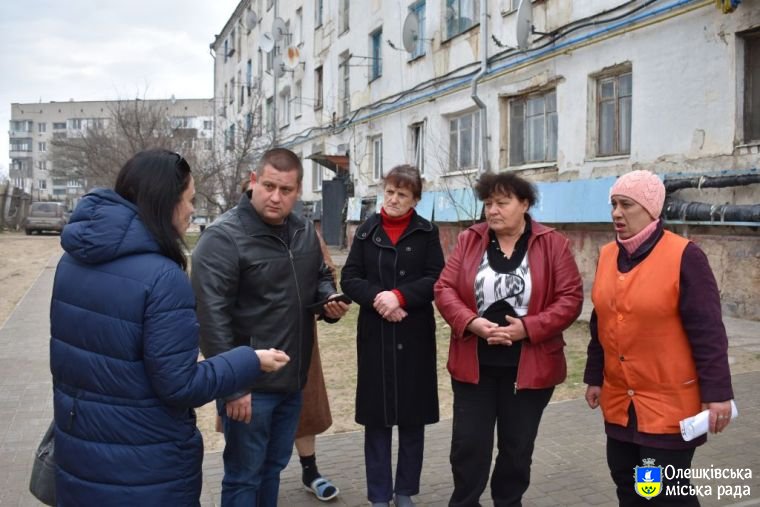 Олешківський міський голова особисто контролює ремонтні роботи на Житлоселищі № 3