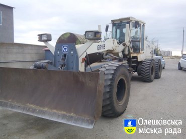 В Олешках розпочали грейдерування вулиць
