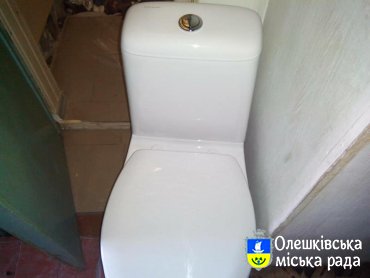 В гуртожитку в Олешках почали ремонт стояків
