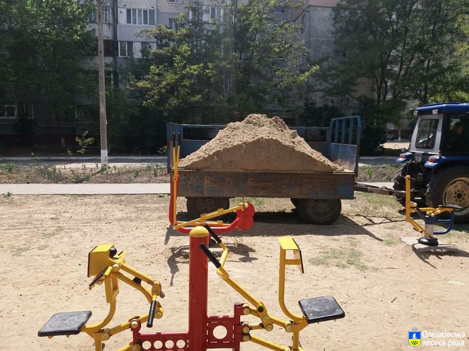 Благоустрій дитячих майдинчиків в Олешках