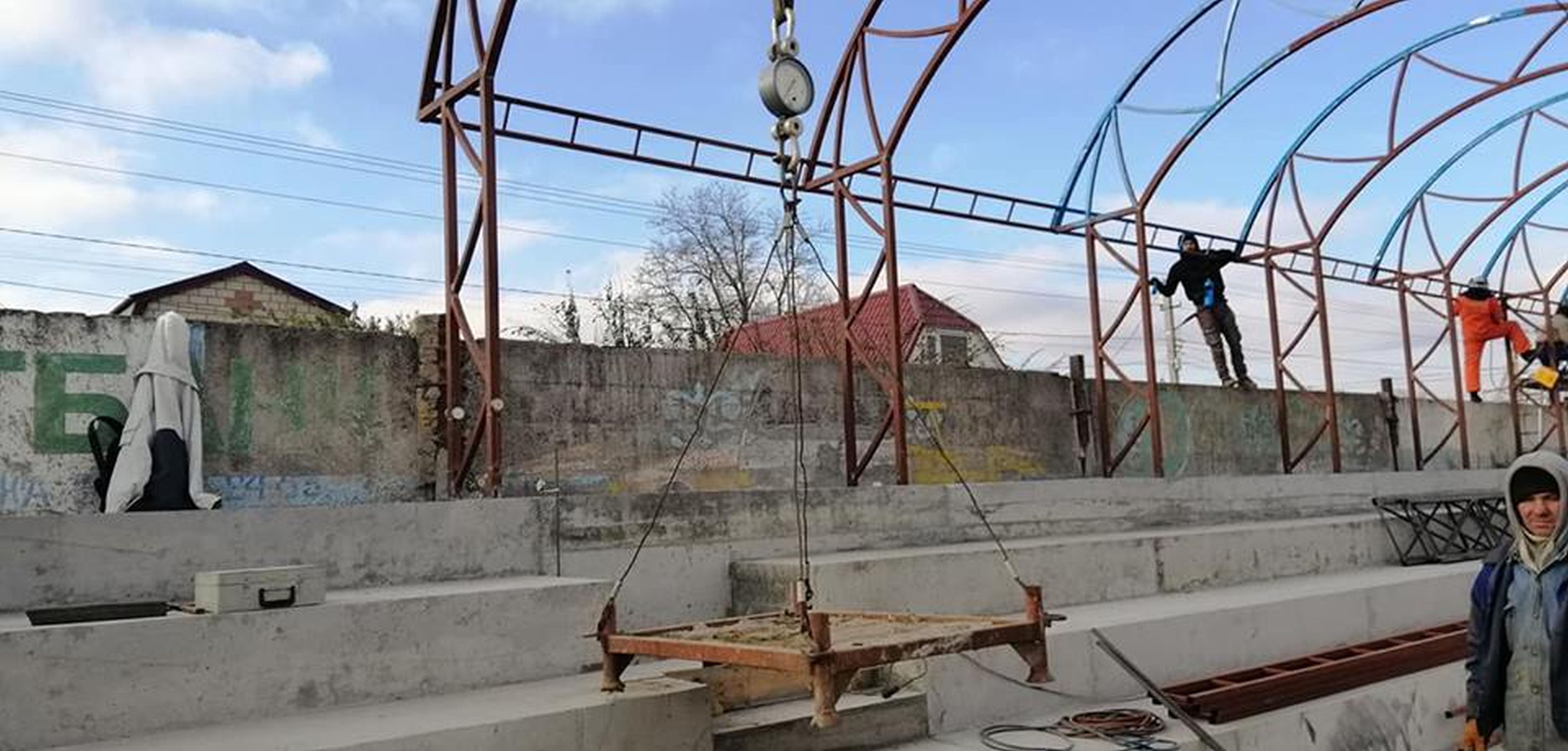 На стадіоні "СТАРТ" проводились роботи з випробування коефіцієнтів деформації та якості бетону і металевих конструкцій