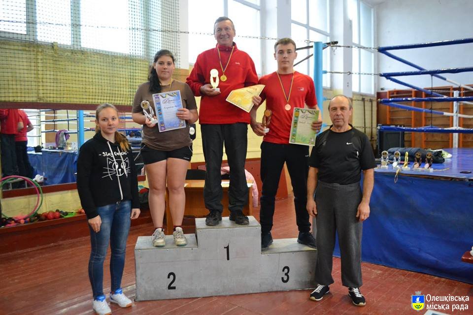 В Олешках відбувся відкритий чемпіонат міста с тенісу настільного серед підприємств