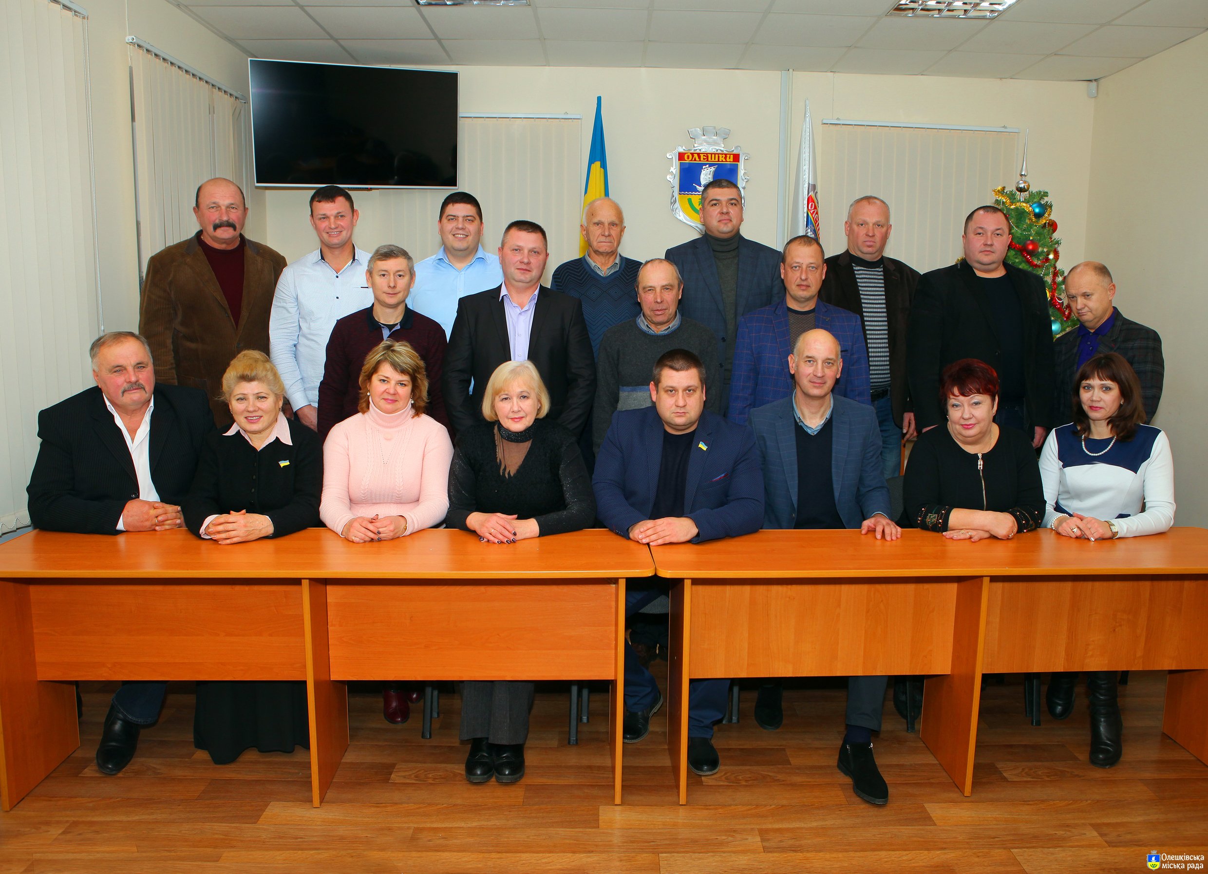 Привітання Олешківського міського голови Дмитра Воронова  та депутатського корпусу міської ради  з наступаючим Новим Роком та Різдвом Христовим!