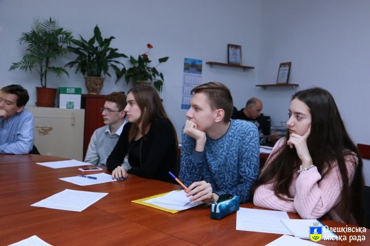 В Олешках оголошені члени молодіжної ради