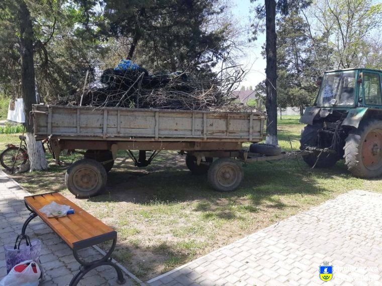 Підготовка до травневих свят в Олешках