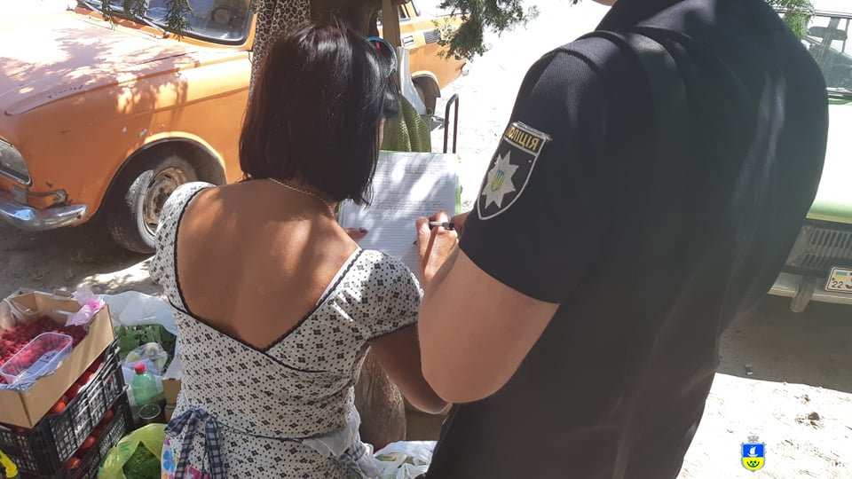 Здійснено рейд по місцях незаконної торгівлі в Олешках