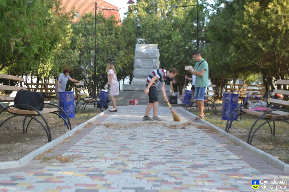 Облаштування території в парку ім. Піроцького продовжуються