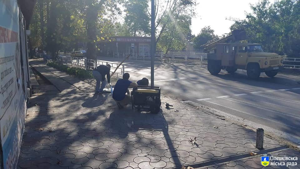 В Олешках продовжуються заходи з благоустрою.