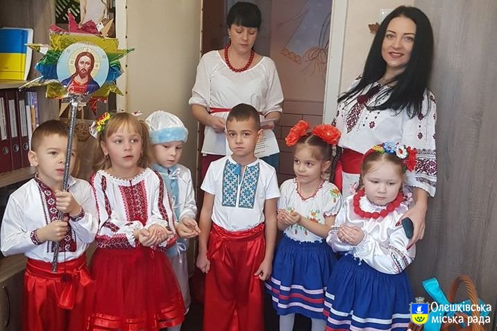 Як дошкільнята Олешківського садочка «Сонечко» святкували Старий Новий рік