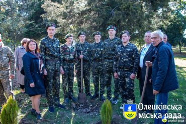 Олешківські вандали не сплять навіть під час карантину