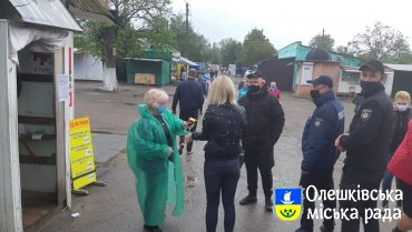 Ринок в Олешках запрацював