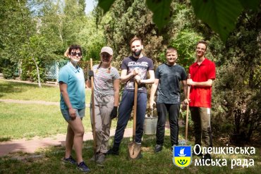 Олешківська молодь продовжує робити добрі справи