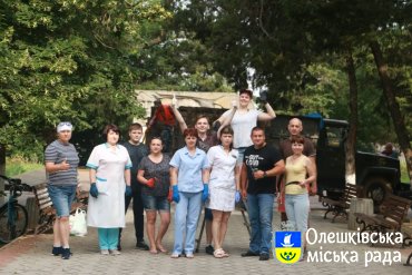 Активні олешківці наводять порядок у рідному місті