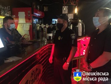 В Олешках перевіряють розважальні заклади