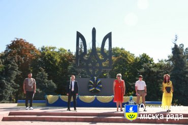 В Олешках відзначили День Прапора та День Незалежності України