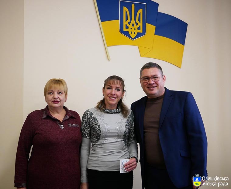 Почесна громадянка Олешок отримала право безкоштовного проїзду у транспорті