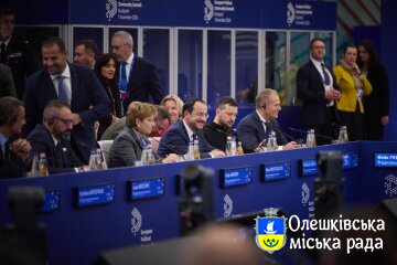Президент Володимир Зеленський: Нам потрібна достатня кількість зброї, а не підтримка в переговорах